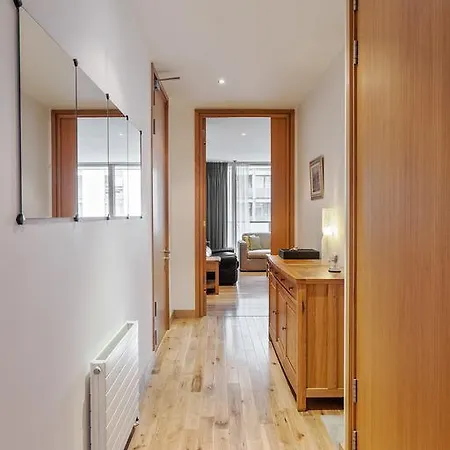 דירה Spencer Dock Apartments דבלין