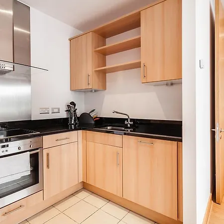 Spencer Dock Apartments דבלין