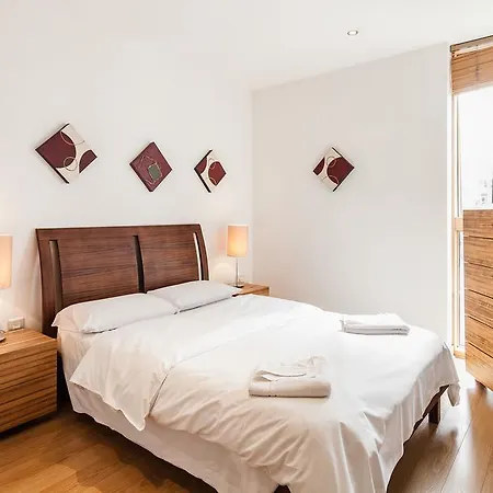 Spencer Dock Apartments דירה