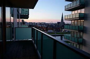 Spencer Dock Apartments דירה *