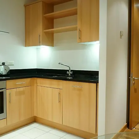 Spencer Dock Apartments דבלין