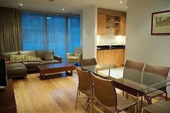 Spencer Dock Apartments דירה